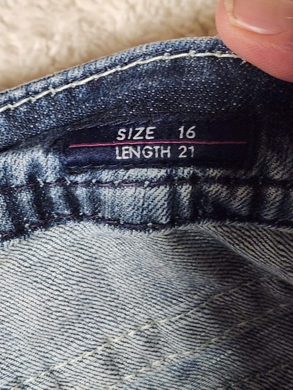 VIGOSS The New York Capri Jeans Womens Size 16  Mid-Rise Embellished Embroidered - Picture 12 of 16